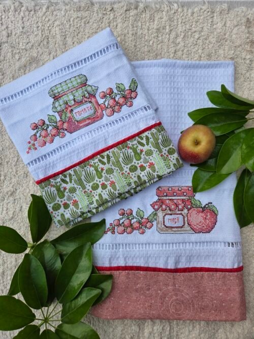 PANO DE COPA COM BORDADO EM PONTO CRUZ