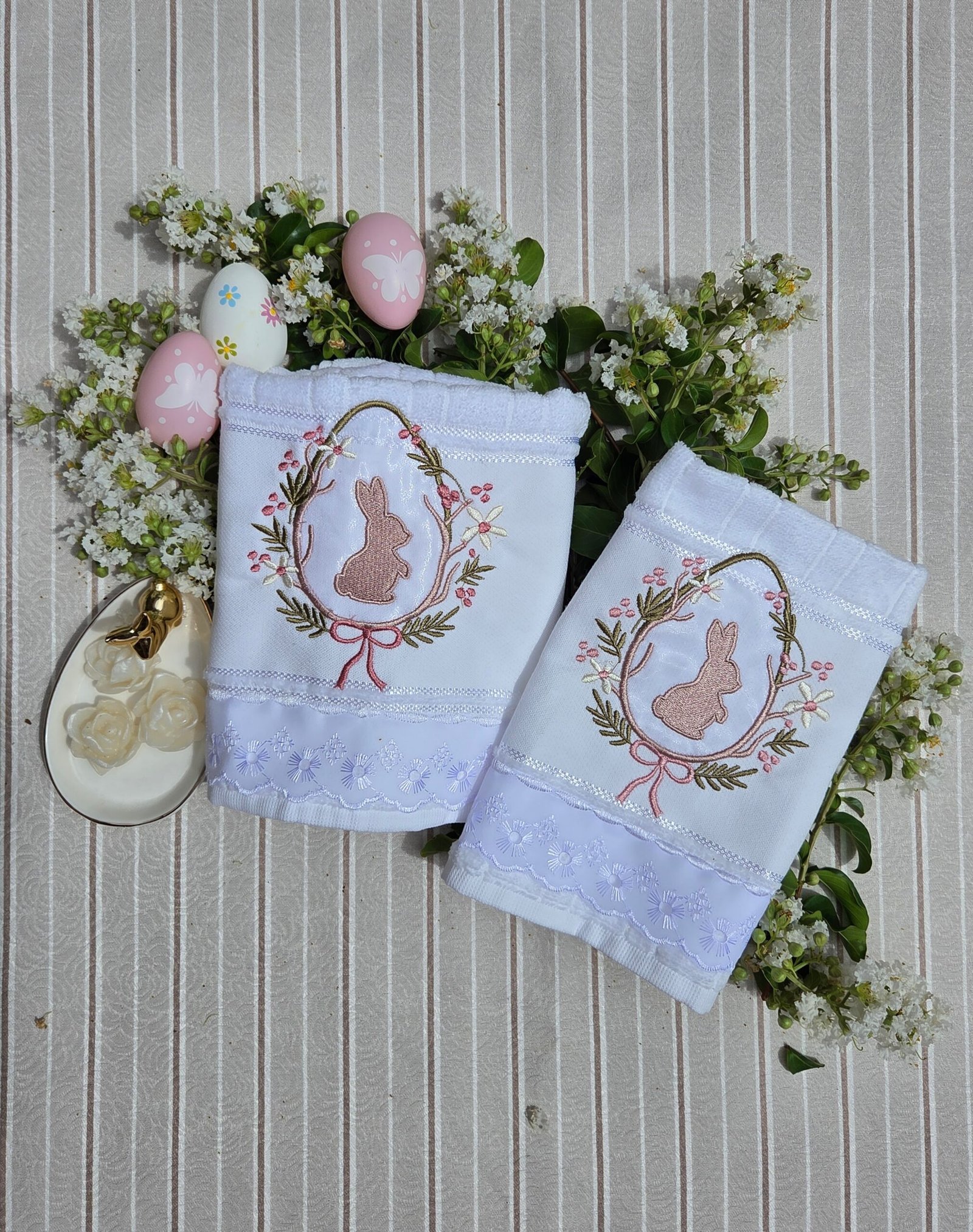 Jogo de Toalhas Rosto e Lavabo Páscoa | Guirlanda Provençal e Coelhinho